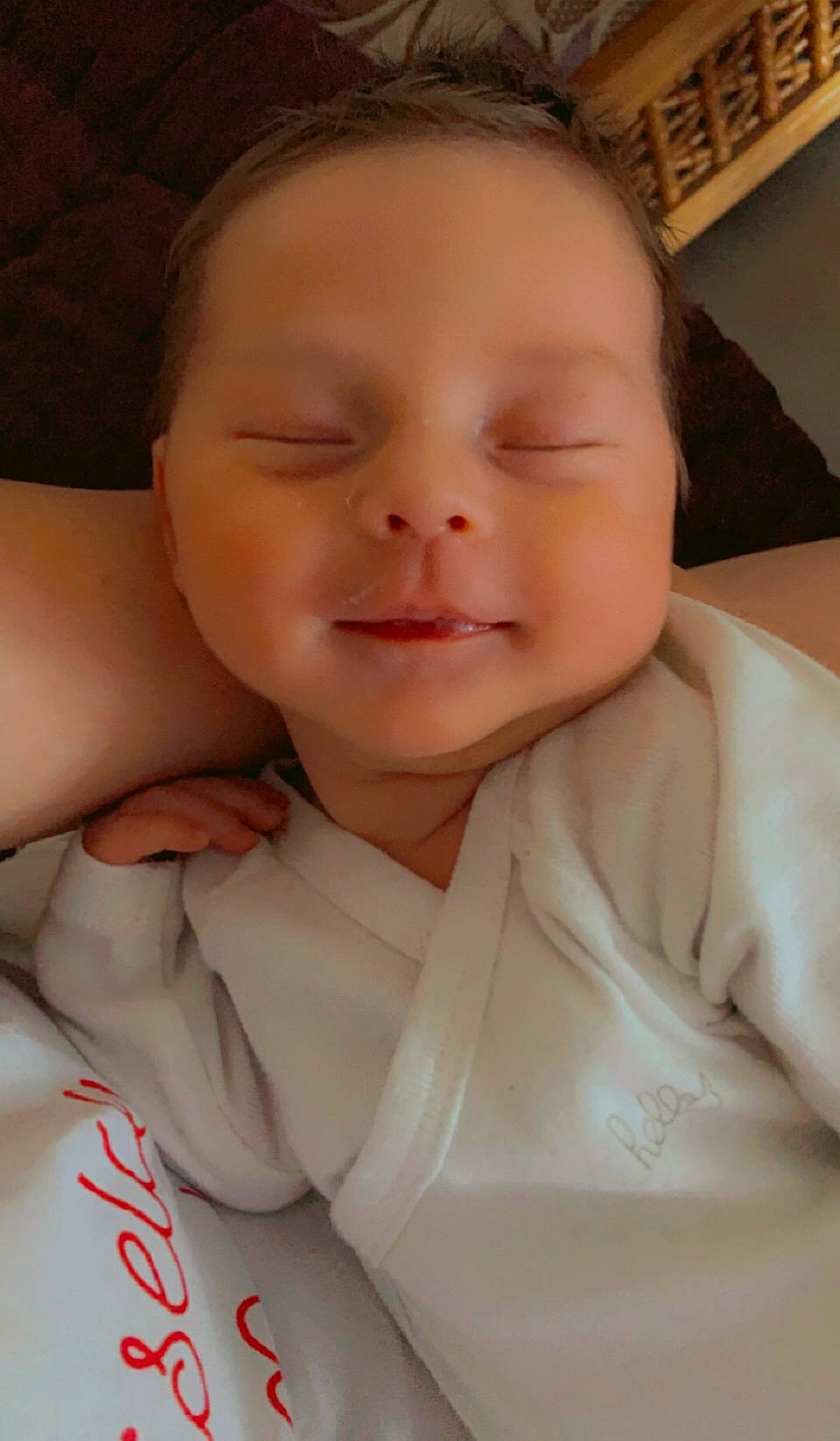 Cataleya a rejoint le concours — aidez-le/la à gagner de superbes lots ! baby, baby_toddler_clothing, cheek, child, collar, comfort, eyebrow, eyelash, happy, iris, linens, lip, mouth, neck, nose, person, skin, sleeve, smile, thumb