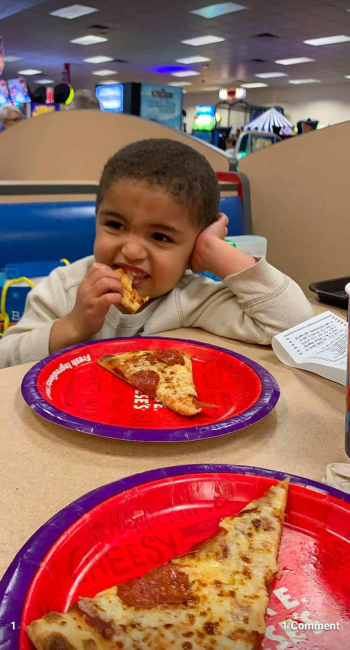 Ziare joined the competition — help win amazing prizes! baby, chair, child, comfort_food, cuisine, dish, fast_food, finger_food, food, food_craving, ingredient, junk_food, person, pizza, plate, recipe, recreation, sharing, table, tableware