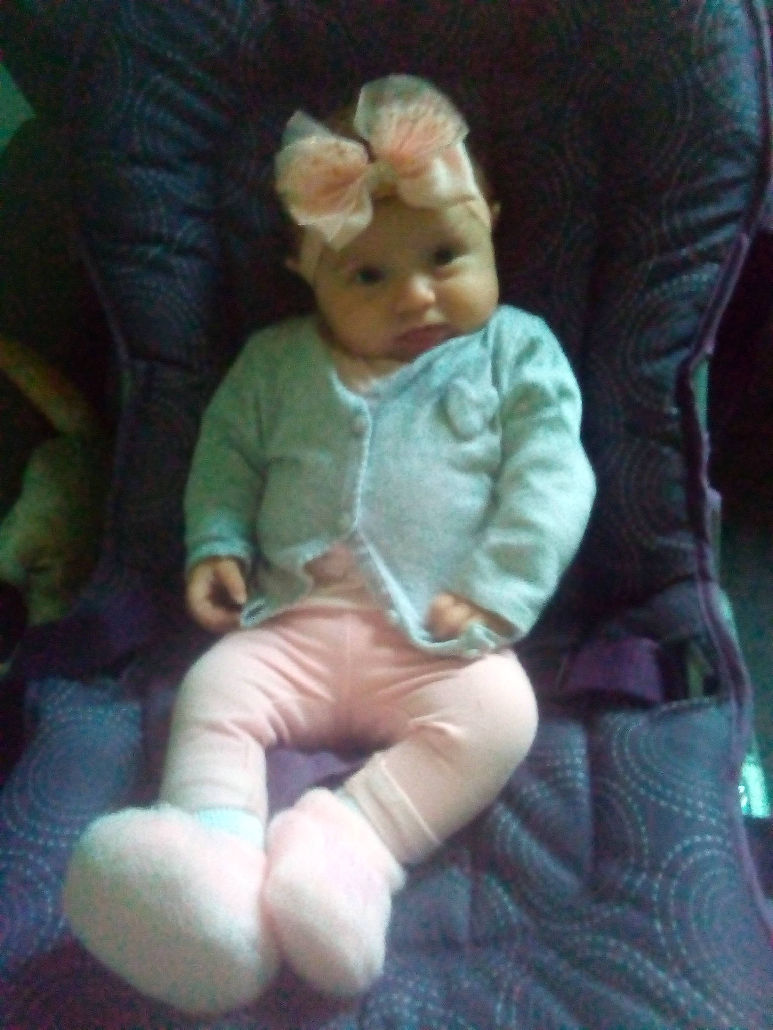 Soleya a rejoint le concours — aidez-le/la à gagner de superbes lots ! baby, child, figurine, person, sitting, toddler, toy