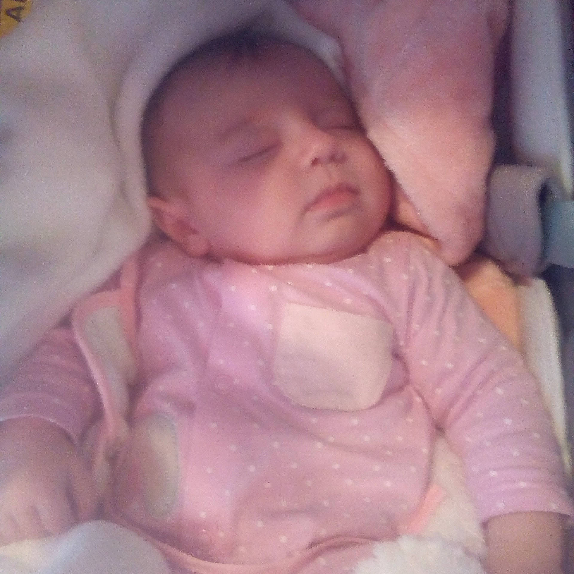 Soleya a rejoint le concours — aidez-le/la à gagner de superbes lots ! baby, baby_sleeping, bedtime, birth, cheek, child, eye, face, head, lip, mouth, muscle, nose, person, pink, skin, sleep, toddler