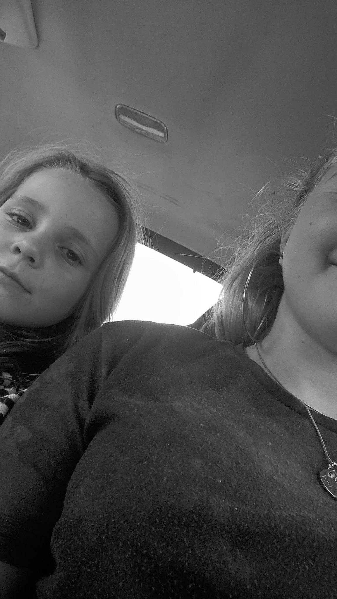 Innaya participe au concours pour gagner de l'argent avec cette photo : beauty, black, black_and_white, blond, child, eye, eyebrow, face, hair, head, lip, long_hair, monochrome, monochrome_photography, mouth, nose, person, photograph, photography, portrait