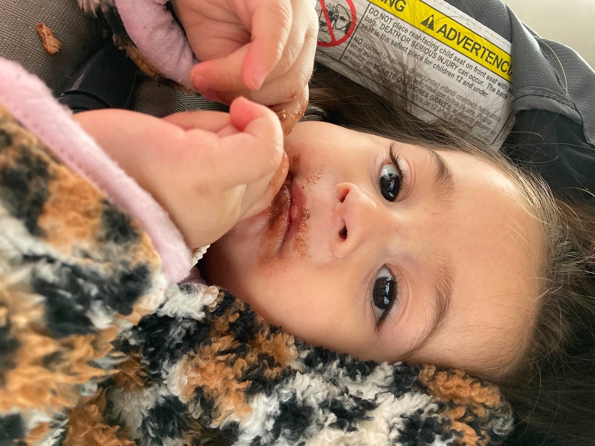 Astra is registered to the contest to win money with this photo: black_hair, comfort, eye, eyebrow, eyelash, finger, flash_photography, gesture, hairstyle, hand, happy, head, lip, long_hair, military_camouflage, nose, person, shoulder, skin, tree