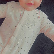 Mira participe au concours pour gagner de l'argent avec cette photo : baby, cheek, child, eye, eyewear, face, forehead, glasses, head, lip, pattern, pink, skin, toddler, vision_care
