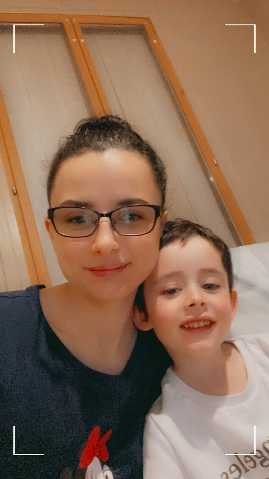 Jaylon participe au concours pour gagner de l'argent avec cette photo : cheek, chin, eye, eyebrow, eyelash, eyewear, face, forehead, fun, gesture, glasses, hair, hairstyle, happy, iris, joy, lip, nose, person, skin