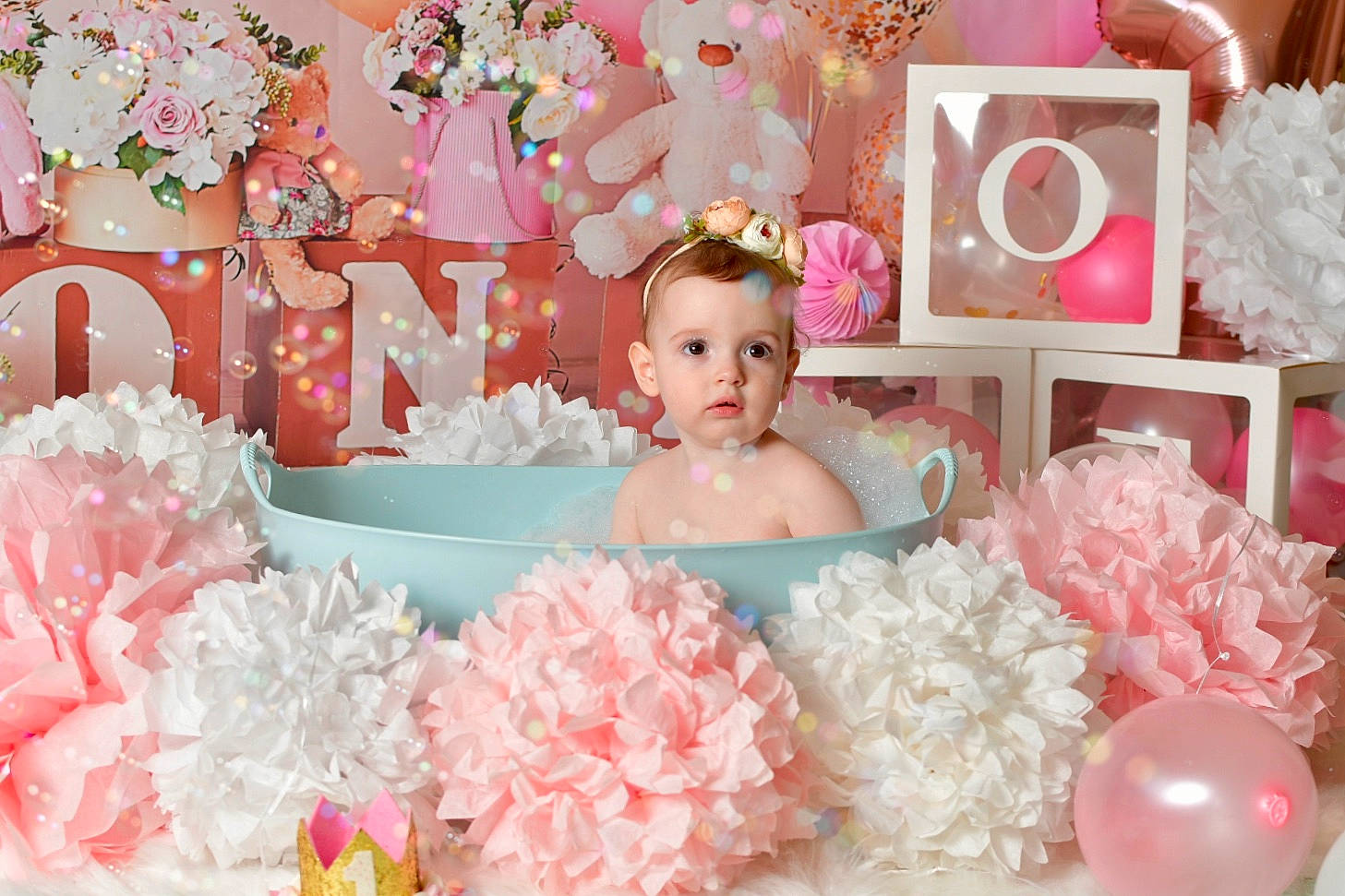 Lou a rejoint le concours — aidez-le/la à gagner de superbes lots ! artificial_flower, cut_flowers, dress, event, fashion_accessory, floral_design, flower, flower_arranging, hair_accessory, happy, headpiece, magenta, peach, person, petal, pink, plant, product, sweetness, textile