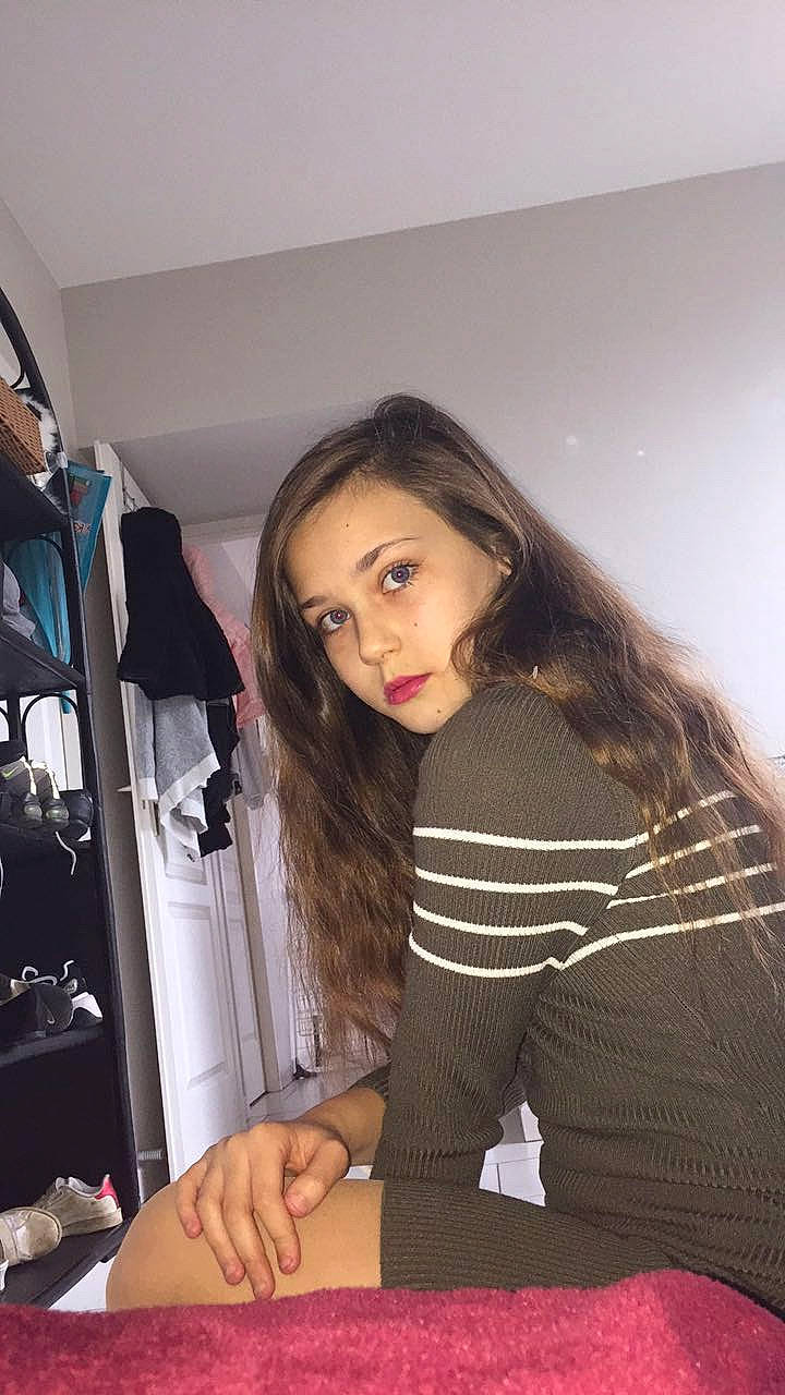 Kassydee a rejoint le concours — aidez-le/la à gagner de superbes lots ! beauty, black_hair, comfort, eyelash, fashion, fashion_design, flash_photography, human_leg, joint, knee, lip, long_hair, makeover, person, shoulder, skin, sleeve, textile, thigh, trunk