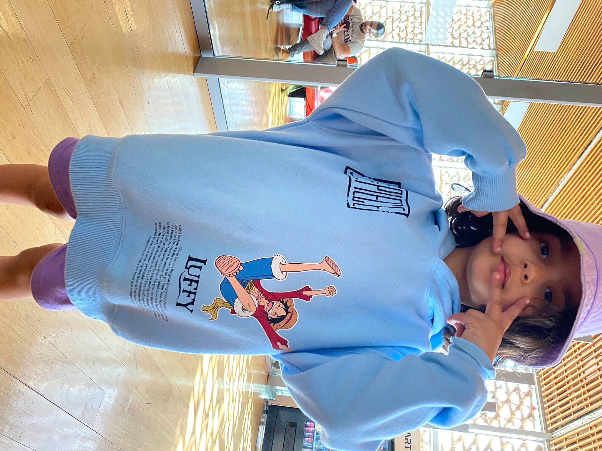 Jasmine a rejoint le concours — aidez-le/la à gagner de superbes lots ! baseball_cap, cap, carmine, elbow, electric_blue, fun, hat, headwear, jersey, leisure, person, personal_protective_equipment, recreation, sleeve, sports_uniform, sportswear, sun_hat, sunglasses, t_shirt, world