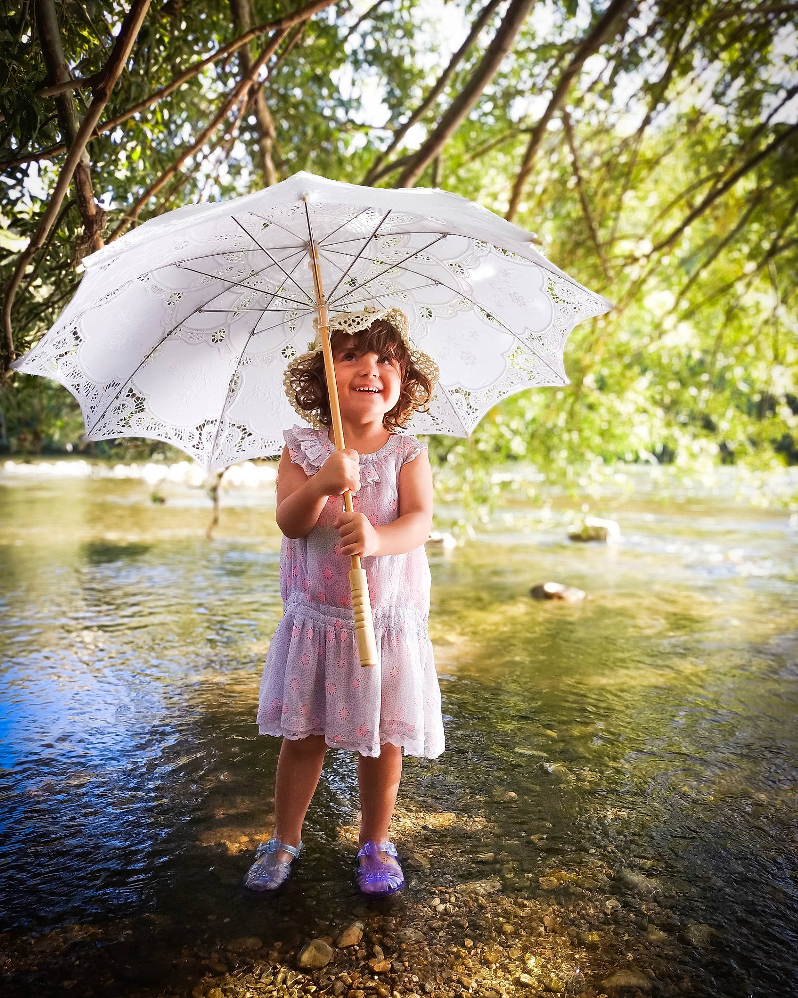 Lana a rejoint le concours — aidez-le/la à gagner de superbes lots ! bank, beauty, dress, fashion_accessory, fawn, forest, fun, headwear, joy, nature, people_in_nature, person, photograph, photography, pink, plant, rain, spring, summer, sunlight
