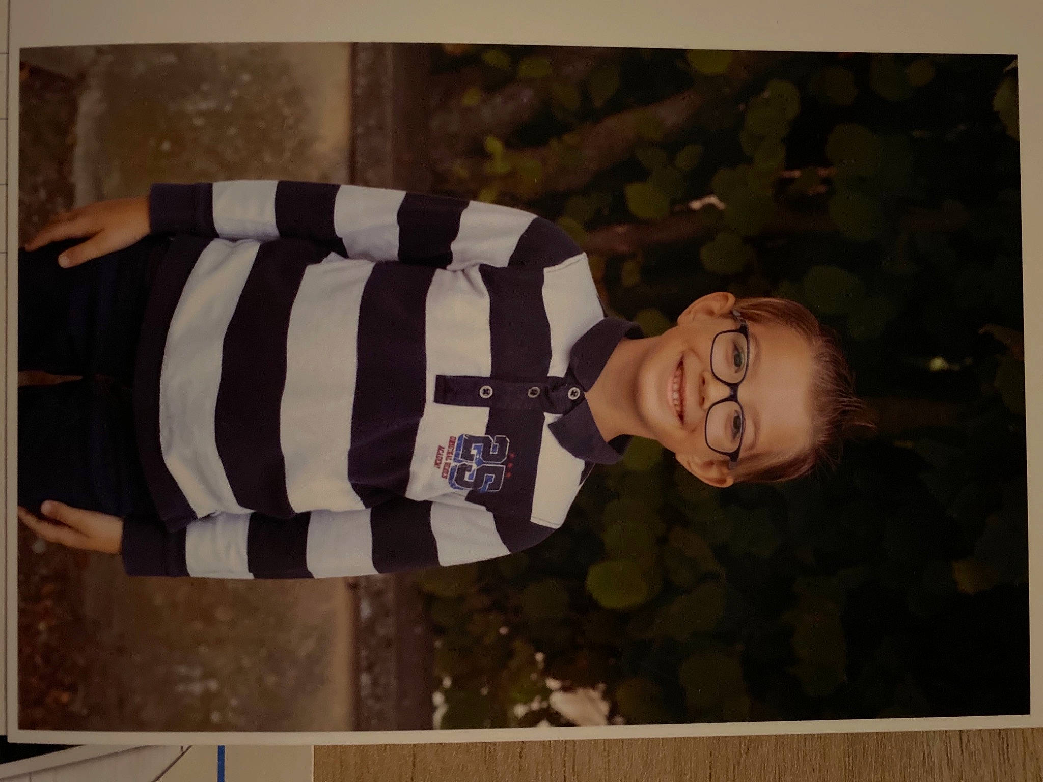 Nathan a rejoint le concours — aidez-le/la à gagner de superbes lots ! art, brown, flag_of_the_united_states, font, fur, joy, linens, painting, pattern, person, photographic_paper, rectangle, room, sleeve, smile, stock_photography, tints_and_shades, vintage_clothing, visual_arts, waist