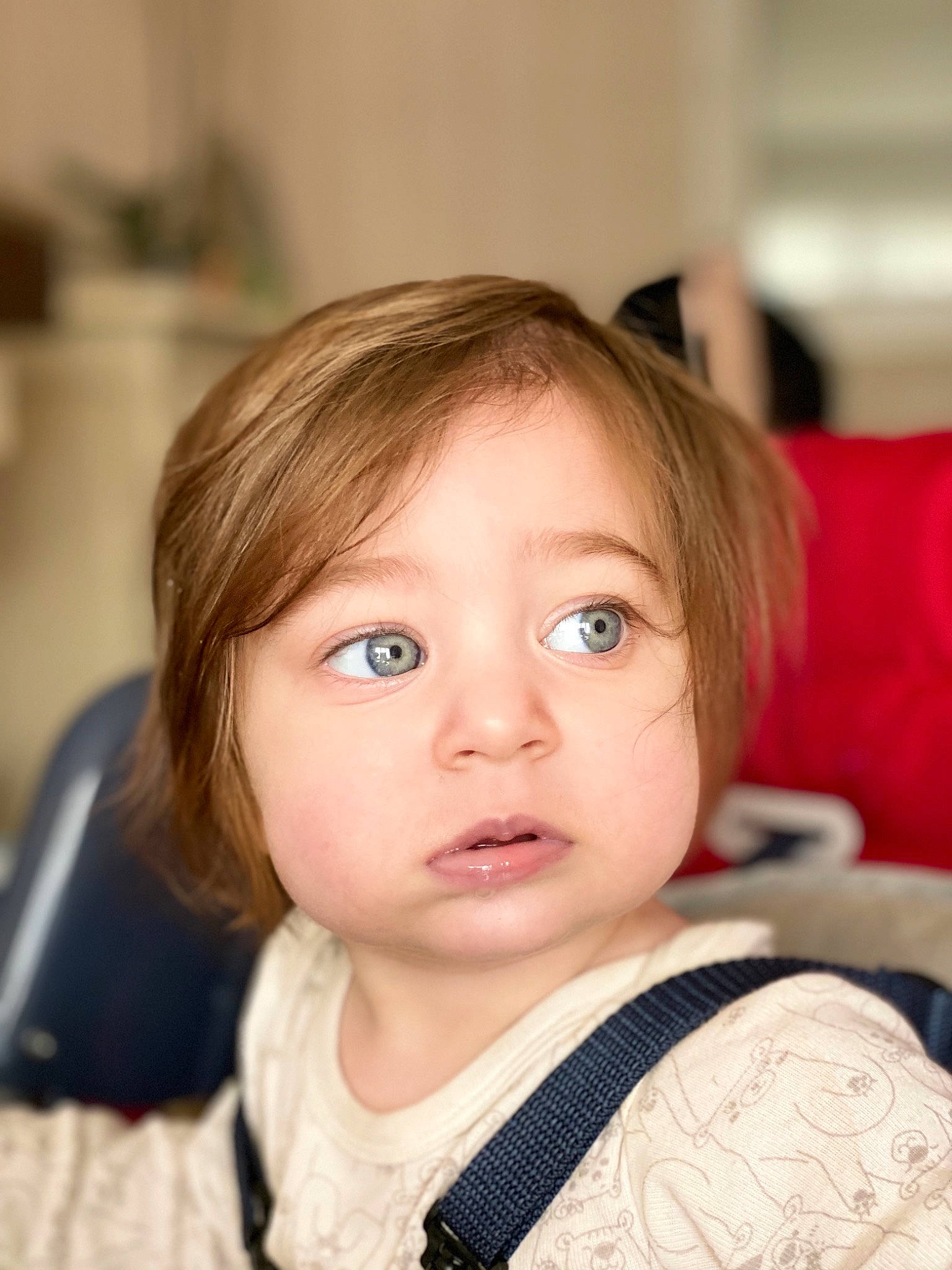 Daenerys participe au concours pour gagner de l'argent avec cette photo : beauty, blond, brown_hair, cheek, child, chin, eye, eyebrow, face, forehead, hair, hairstyle, head, iris, lip, nose, person, photography, skin, smile