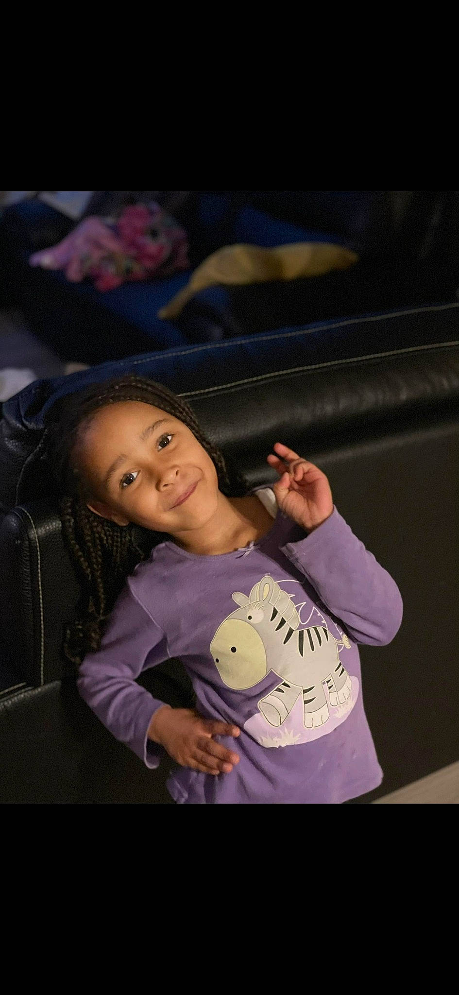 Oraiah a rejoint le concours — aidez-le/la à gagner de superbes lots ! abdomen, cheek, child, entertainment, event, flash_photography, fun, gesture, happy, joy, leisure, luxury_vehicle, magenta, mouth, performance, person, pink, portrait_photography, purple, sitting