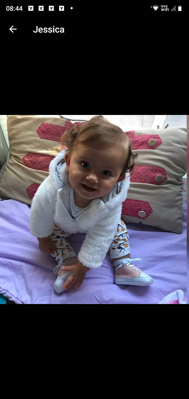 Marianna a rejoint le concours — aidez-le/la à gagner de superbes lots ! baby, baby_products, baby_toddler_clothing, child, comfort, crawling, eye, flash_photography, flooring, fun, grass, happy, linens, magenta, person, pink, purple, sitting, sleeve, smile