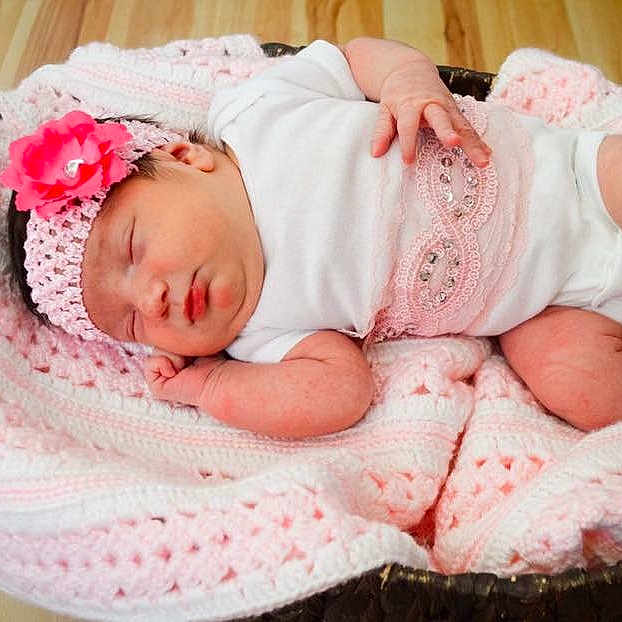 Yaneli joined the competition — help win amazing prizes!