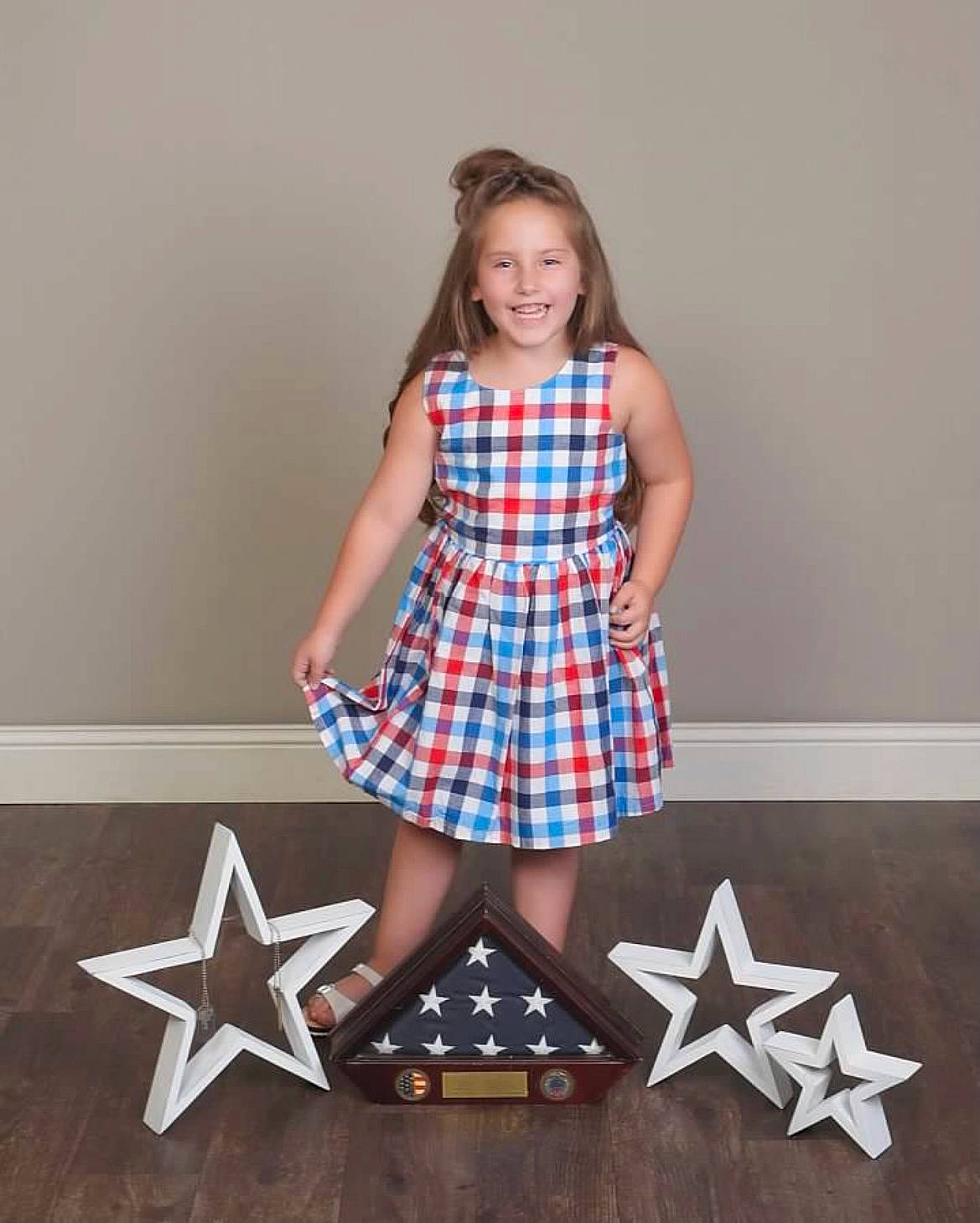 Andriana is registered to the contest to win money with this photo: arm, day_dress, dress, fashion_design, fun, hair, hand, human_leg, joy, leg, neck, one_piece_garment, person, plaid, shoe, shoulder, sleeve, smile, street_fashion, tartan