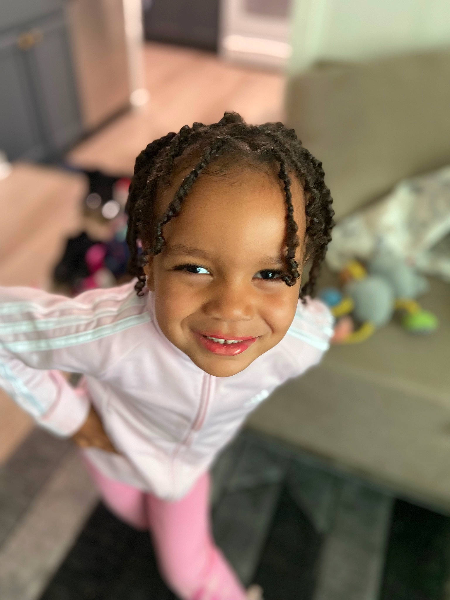 Azalea is registered to the contest to win money with this photo: afro, audio_equipment, black_hair, child, dreadlocks, eye, eyebrow, eyelash, face, fashion_design, flooring, fun, happy, joy, laugh, leisure, person, room, sitting, skin