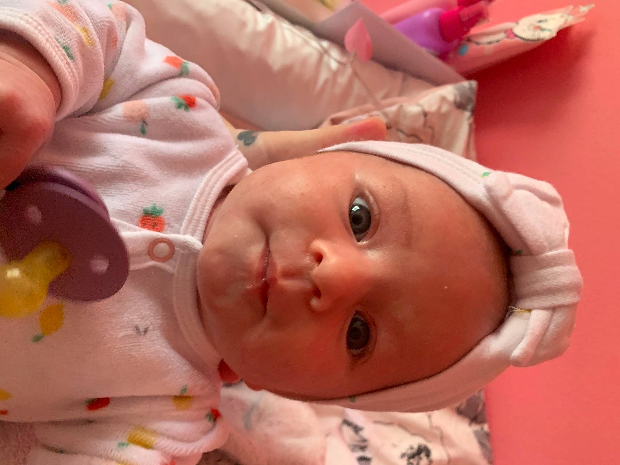 Adélaïde participe au concours pour gagner de l'argent avec cette photo : baby, baby_products, baby_toddler_clothing, beauty, cheek, child, eyebrow, eyelash, fun, happy, hat, headgear, lip, nose, orange, person, pink, skin, smile, toddler