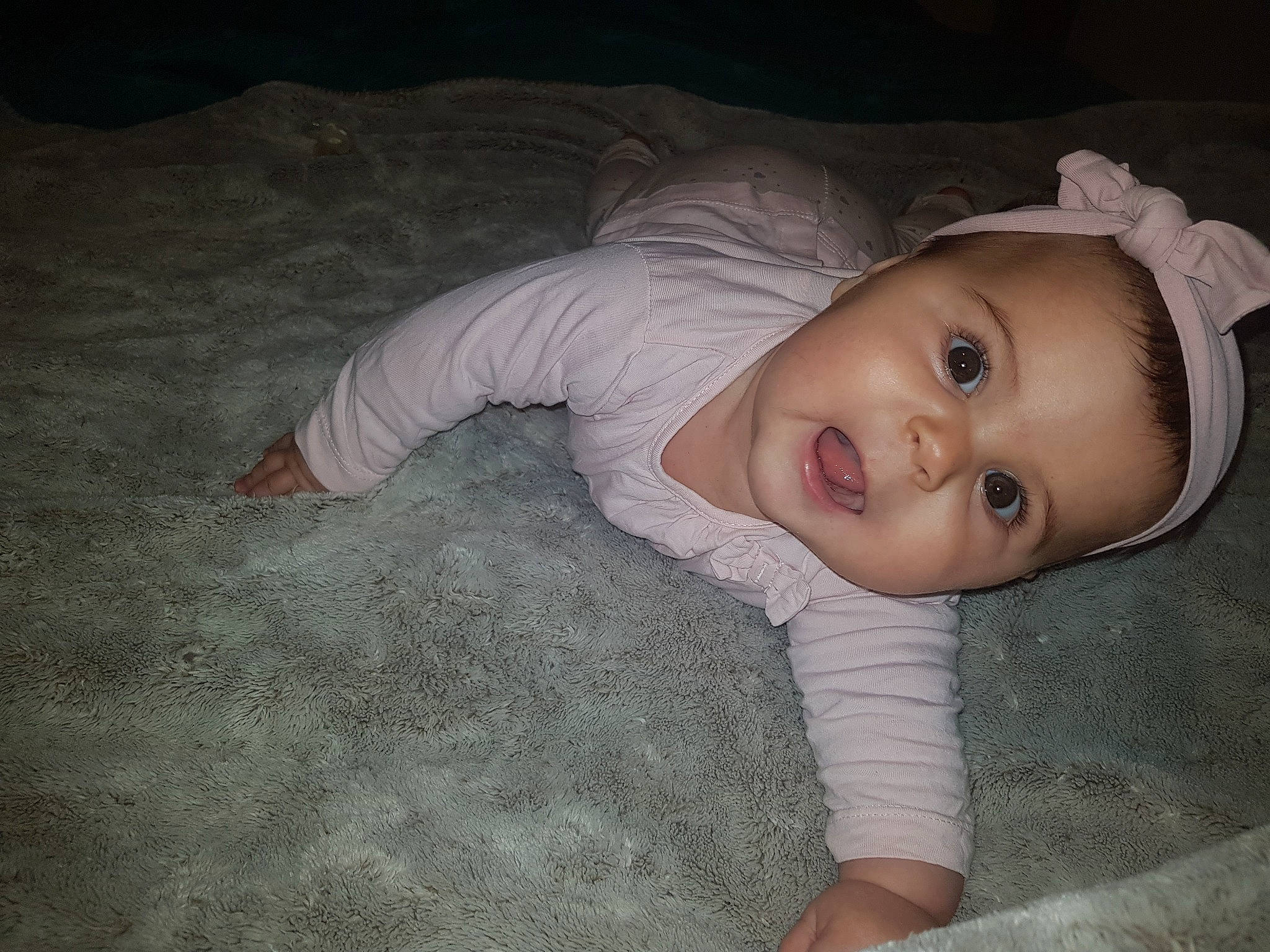 Jade a rejoint le concours — aidez-le/la à gagner de superbes lots ! baby, baby_toddler_clothing, cheek, comfort, iris, linens, lip, organ, person, portrait_photography, skin, textile