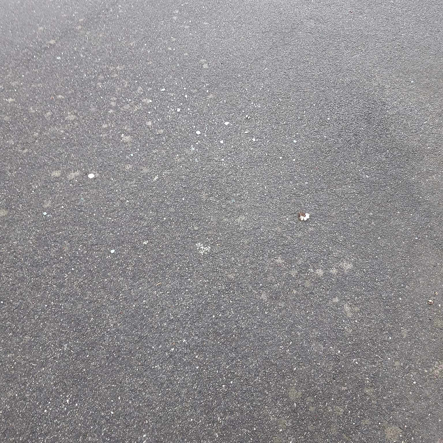 Lena participe au concours pour gagner de l'argent avec cette photo : asphalt, atmospheric_phenomenon, concrete, grass, grey, horizon, landscape, monochrome, monochrome_photography, pattern, road, road_surface, soil, tar, water