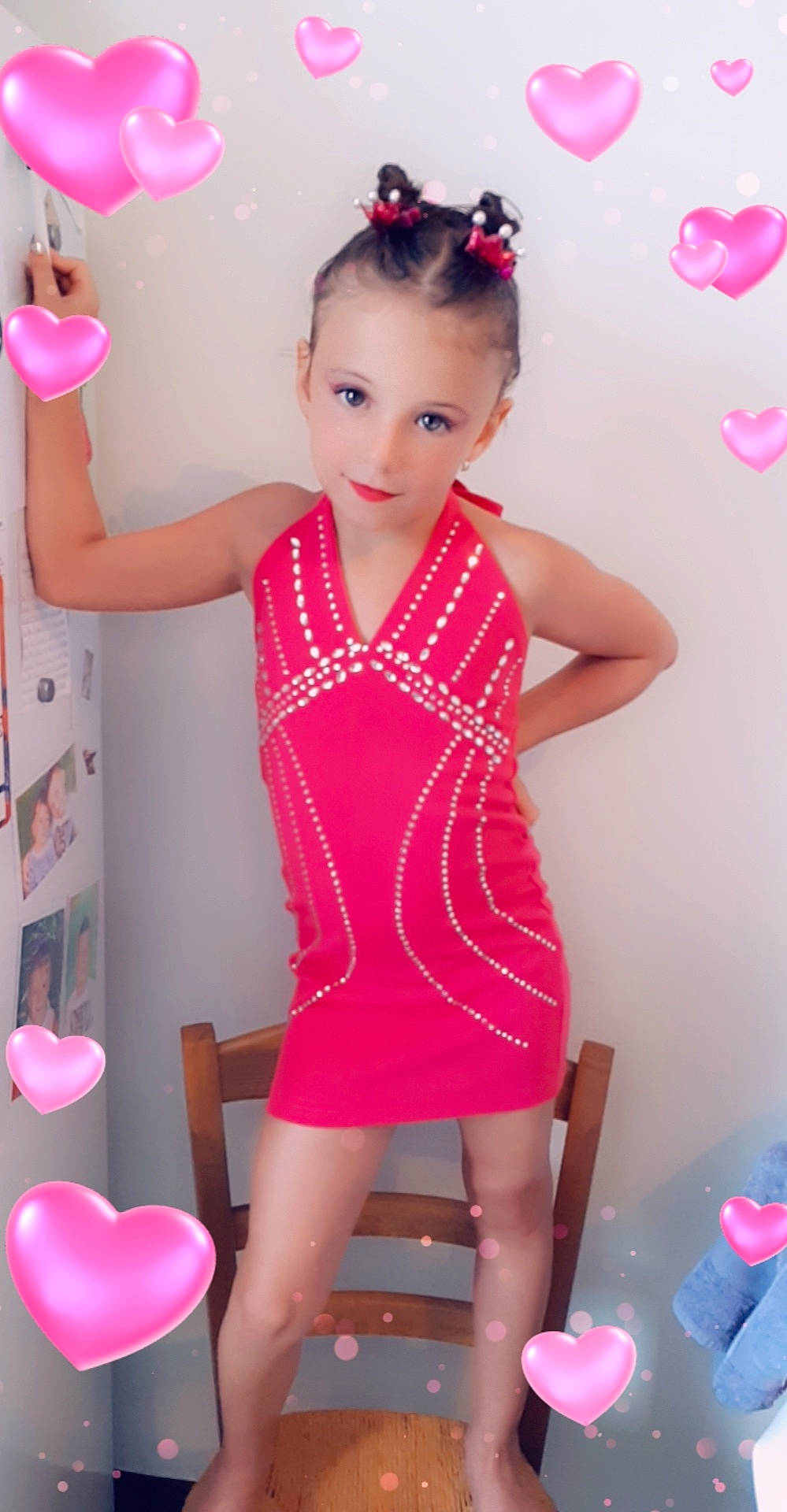 Sérena a rejoint le concours — aidez-le/la à gagner de superbes lots ! clothing, dress, neck, person, pink, toddler