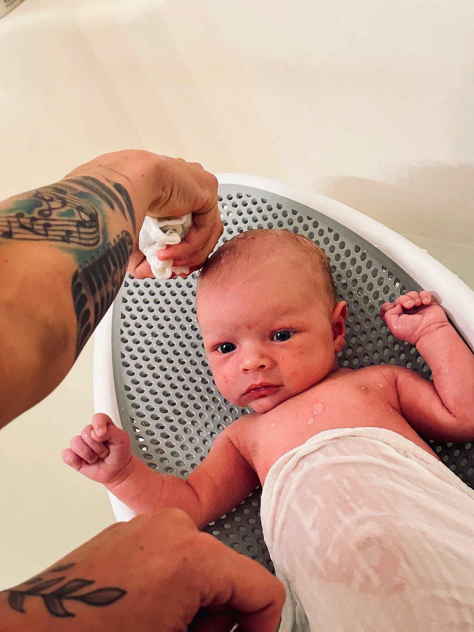 Hayes is registered to the contest to win money with this photo: arm, chest, comfort, elbow, eyelash, finger, gesture, hand, happy, human_body, joint, leg, nail, neck, person, shoulder, skin, stomach, tattoo_artist, thigh