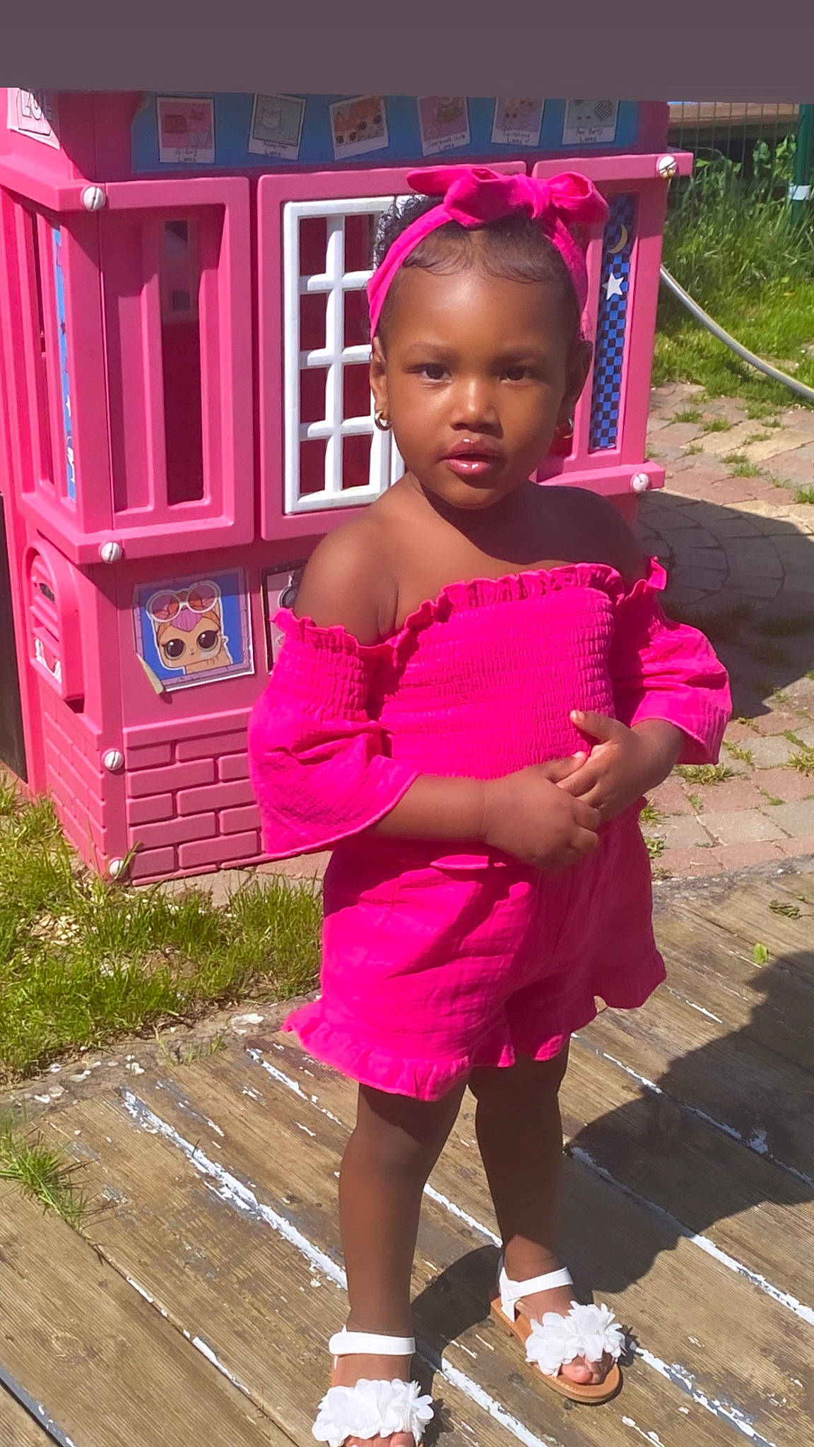 Kéloïs a rejoint le concours — aidez-le/la à gagner de superbes lots ! beauty, child, chin, fun, grass, happy, human_settlement, leisure, magenta, person, photograph, pink, purple, red, shoulder, skin, smile, snapshot, summer, temple