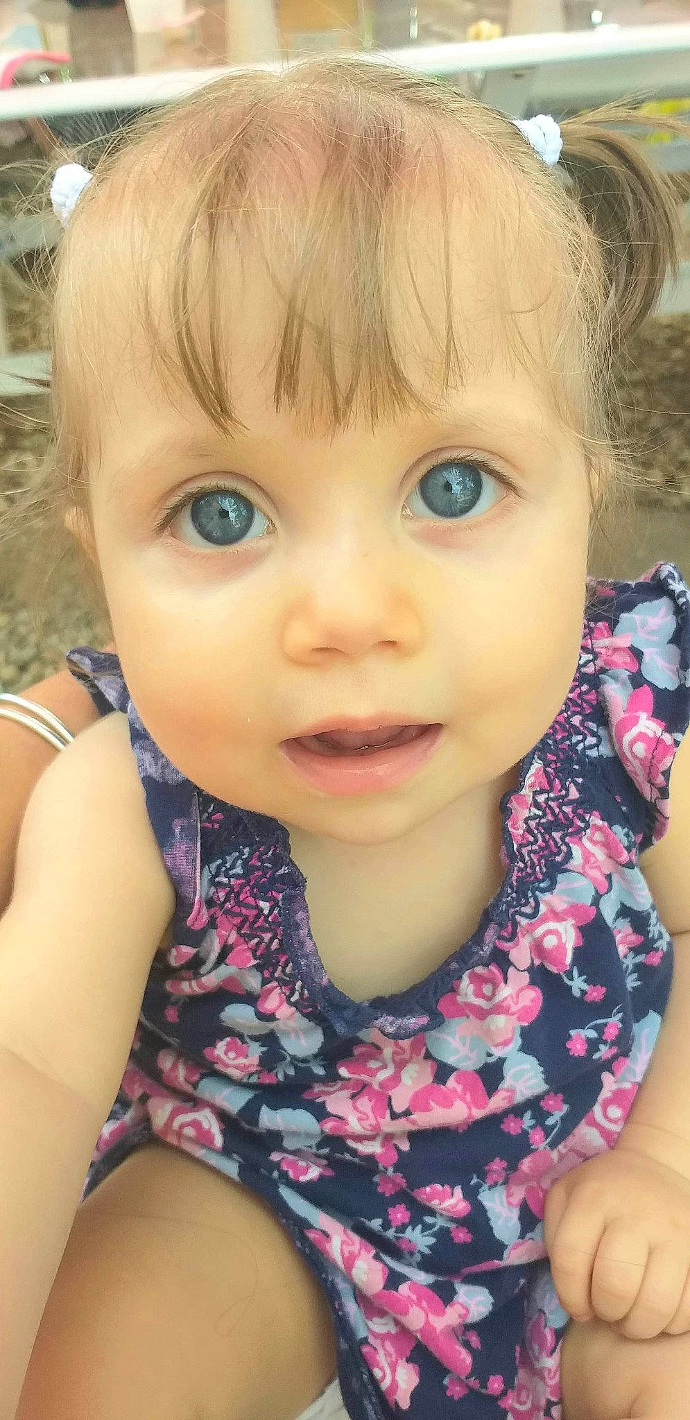 Ariana a rejoint le concours — aidez-le/la à gagner de superbes lots ! baby_toddler_clothing, cheek, chin, cool, ear, eyebrow, eyelash, forehead, fun, happy, head, iris, jaw, lip, mouth, nose, organ, person, pink, skin