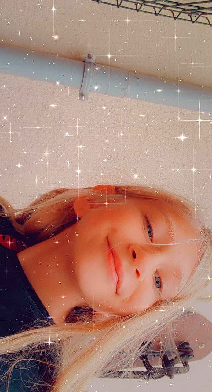 Kelly a rejoint le concours — aidez-le/la à gagner de superbes lots ! baby, bathing, bathtub, child, face, head, joy, nose, person, photography, plumbing_fixture, shower, skin, washing, water