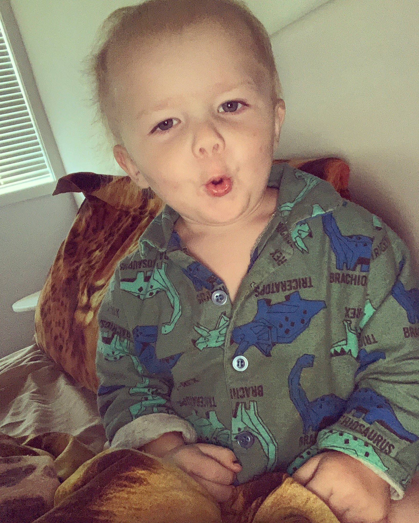 Maxson is registered to the contest to win money with this photo: baby, cheek, child, chin, cool, ear, electronic_device, eye, face, forehead, happy, head, lip, mouth, nose, person, selfie, sitting, skin, smile