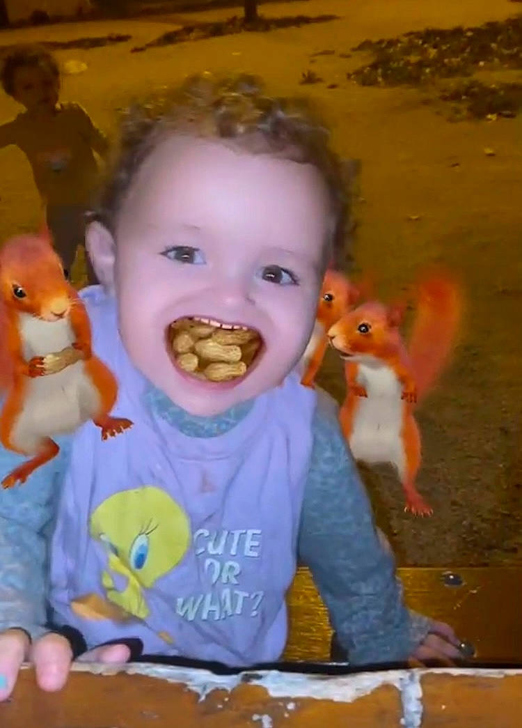 Mailya participe au concours pour gagner de l'argent avec cette photo : baby, baby_products, baby_toddler_clothing, chair, cheek, child, comfort_food, eye, fun, happy, iris, joy, mouth, nose, orange, people, person, sitting, sweetness, t_shirt