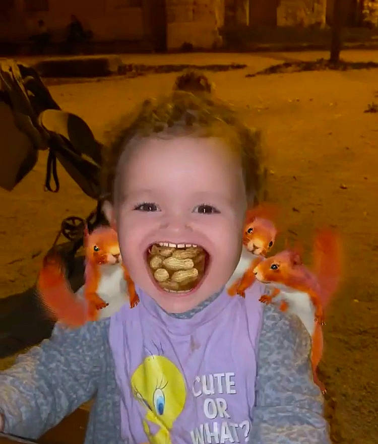 Mailya participe au concours pour gagner de l'argent avec cette photo : baby, baby_toddler_clothing, cheek, child, ear, finger, fun, gesture, happy, iris, jaw, leisure, lip, mouth, nose, person, smile, t_shirt, thumb, toddler