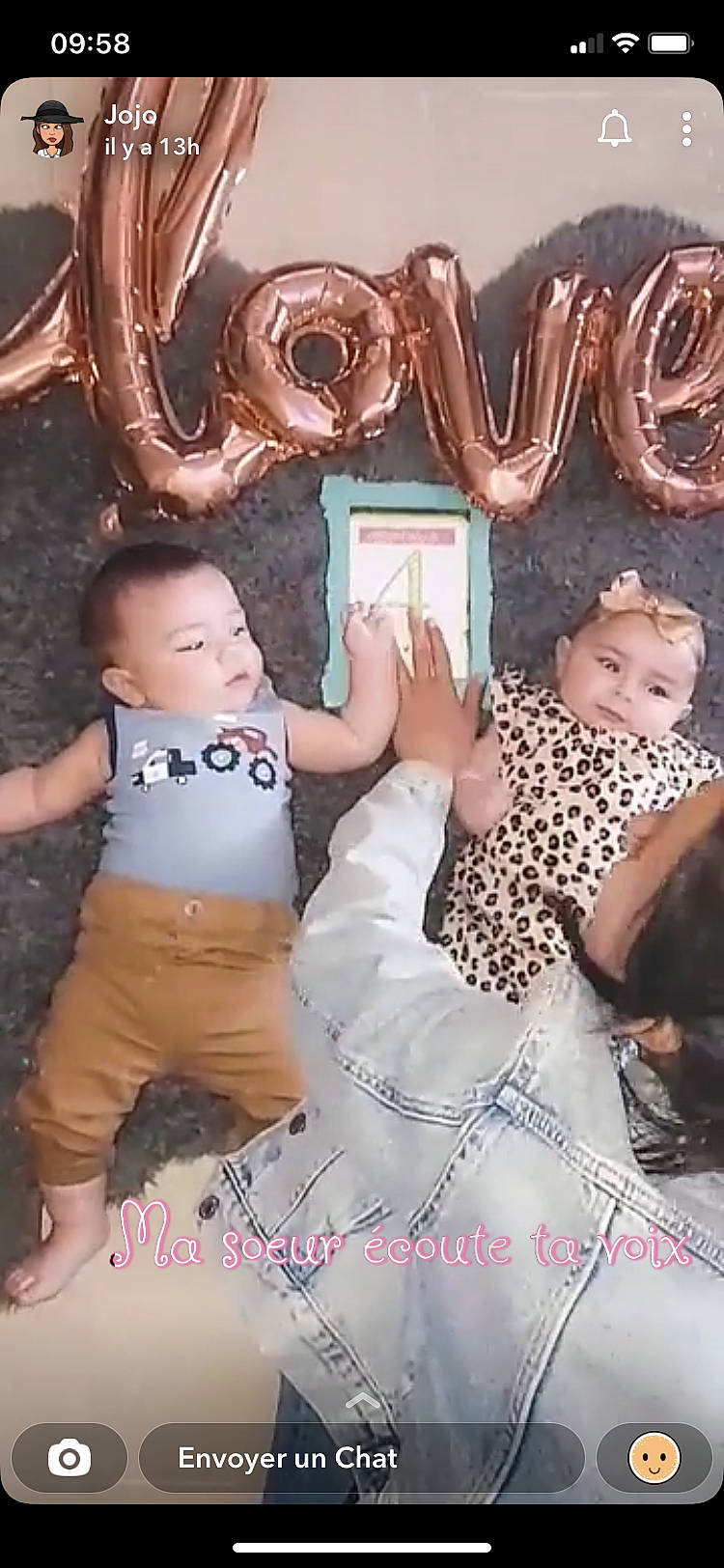 Malya a rejoint le concours — aidez-le/la à gagner de superbes lots ! art, baby, baby_toddler_clothing, child, event, fun, happy, leisure, linens, pattern, person, photo_caption, picture_frame, pink, room, shorts, sitting, stock_photography, t_shirt, toddler