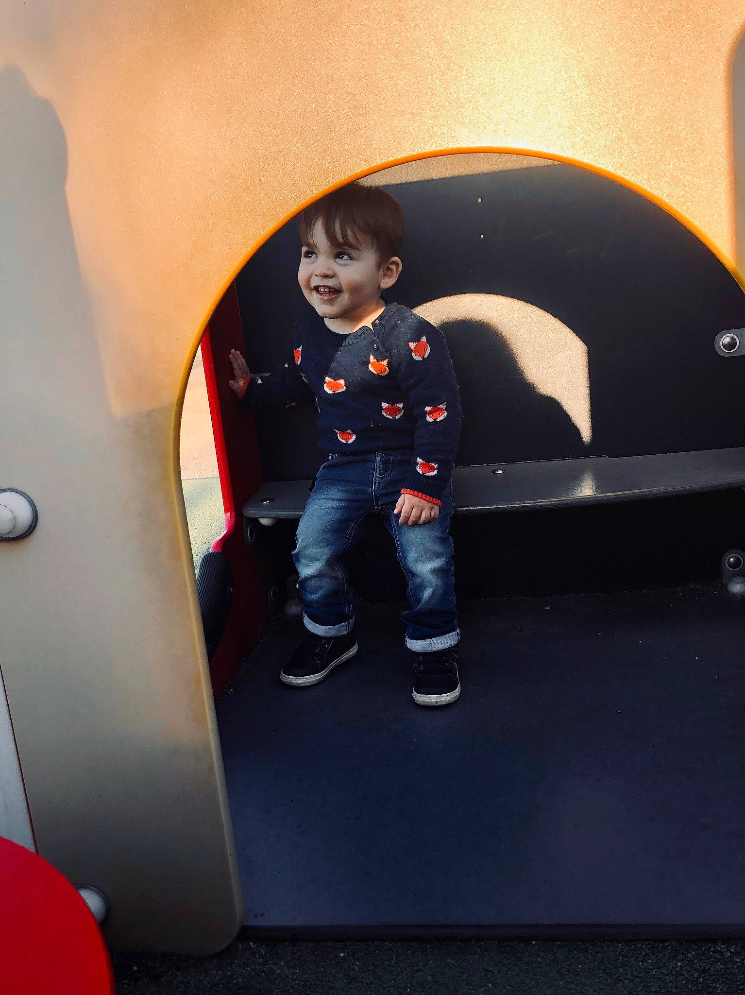 Nathan a rejoint le concours — aidez-le/la à gagner de superbes lots ! car, child, games, joy, person, smile, space, vehicle, vehicle_door