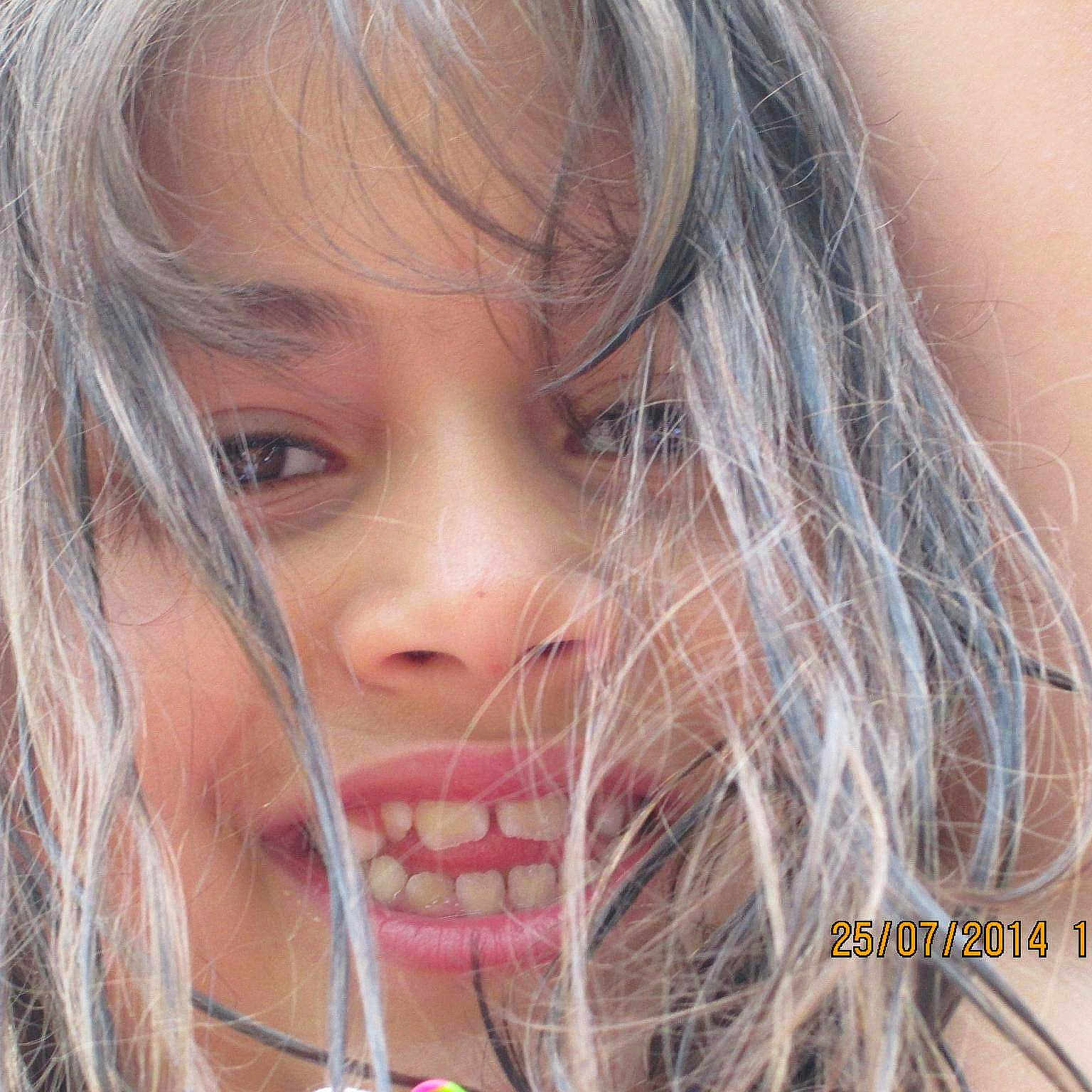 Anicia participe au concours pour gagner de l'argent avec cette photo :