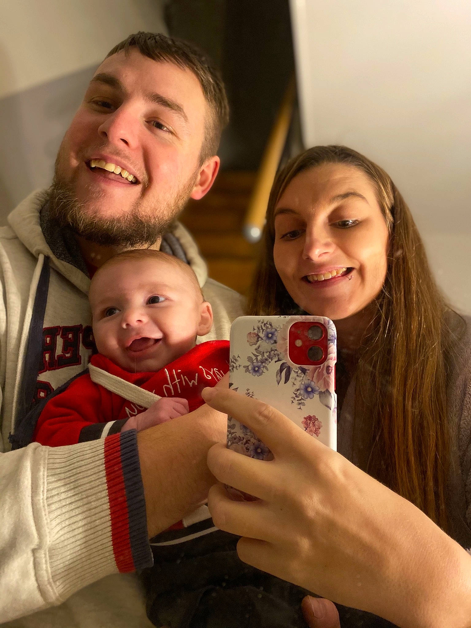 Gabin a rejoint le concours — aidez-le/la à gagner de superbes lots ! baby, beard, cheek, child, comfort, event, eyelash, face, finger, fun, hair, hand, happy, holiday, interaction, iris, joy, mouth, person, skin