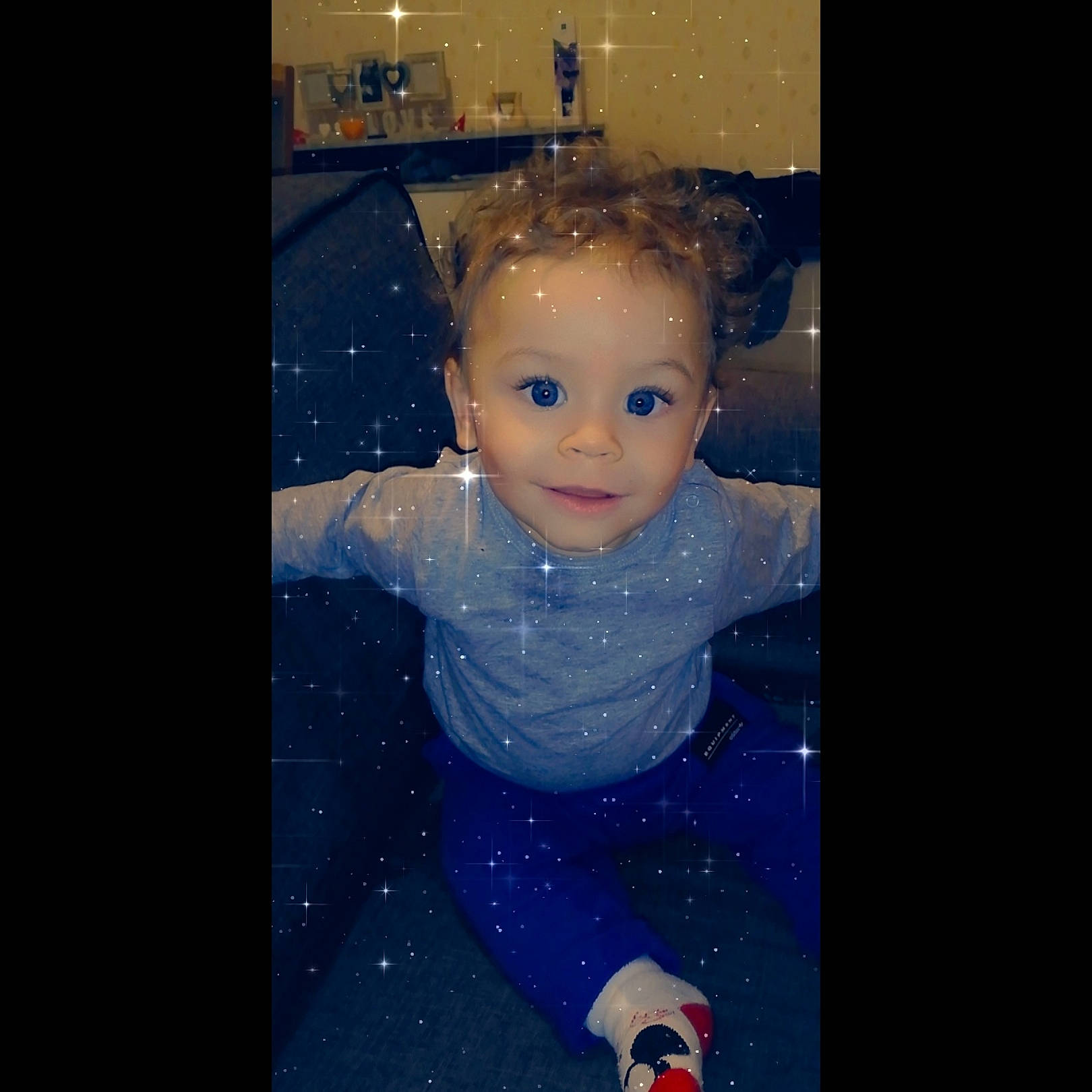 Kayron participe au concours pour gagner de l'argent avec cette photo : baby, cheek, child, cool, ear, eye, face, forehead, fun, head, human, iris, organ, person, sky, smile, space, standing, toddler