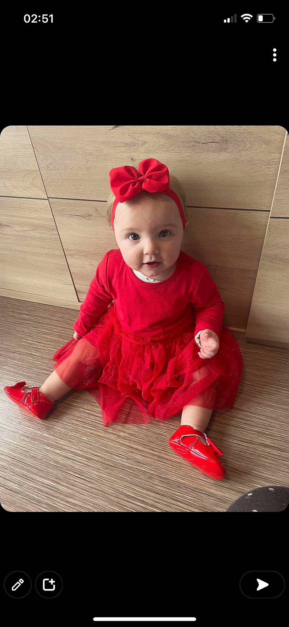 Mia participe au concours pour gagner de l'argent avec cette photo : baby, baby_toddler_clothing, carmine, child, costume_hat, dress, face, fashion_accessory, flooring, happy, magenta, pattern, person, pink, rectangle, red, sitting, sleeve, smile, toddler