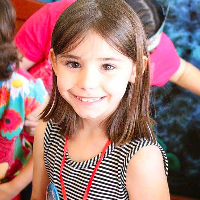 Tara is registered to the contest to win money with this photo: