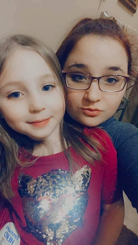 Shelby is registered to the contest to win money with this photo: cheek, clothing, eye, eyebrow, eyelash, facial_expression, fashion, forehead, glasses, hair, happy, iris, jaw, joy, lip, nose, organ, person, skin, smile