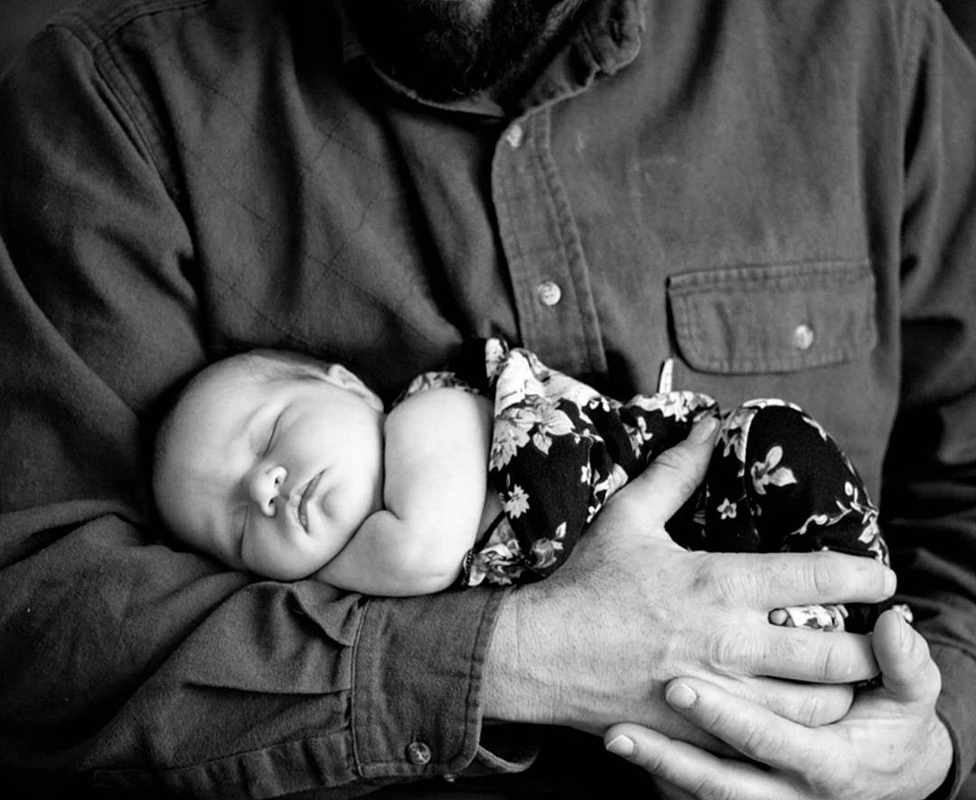 Lucille is registered to the contest to win money with this photo: baby, birth, black_and_white, child, finger, hand, monochrome_photography, person, photograph, photography, style, toddler