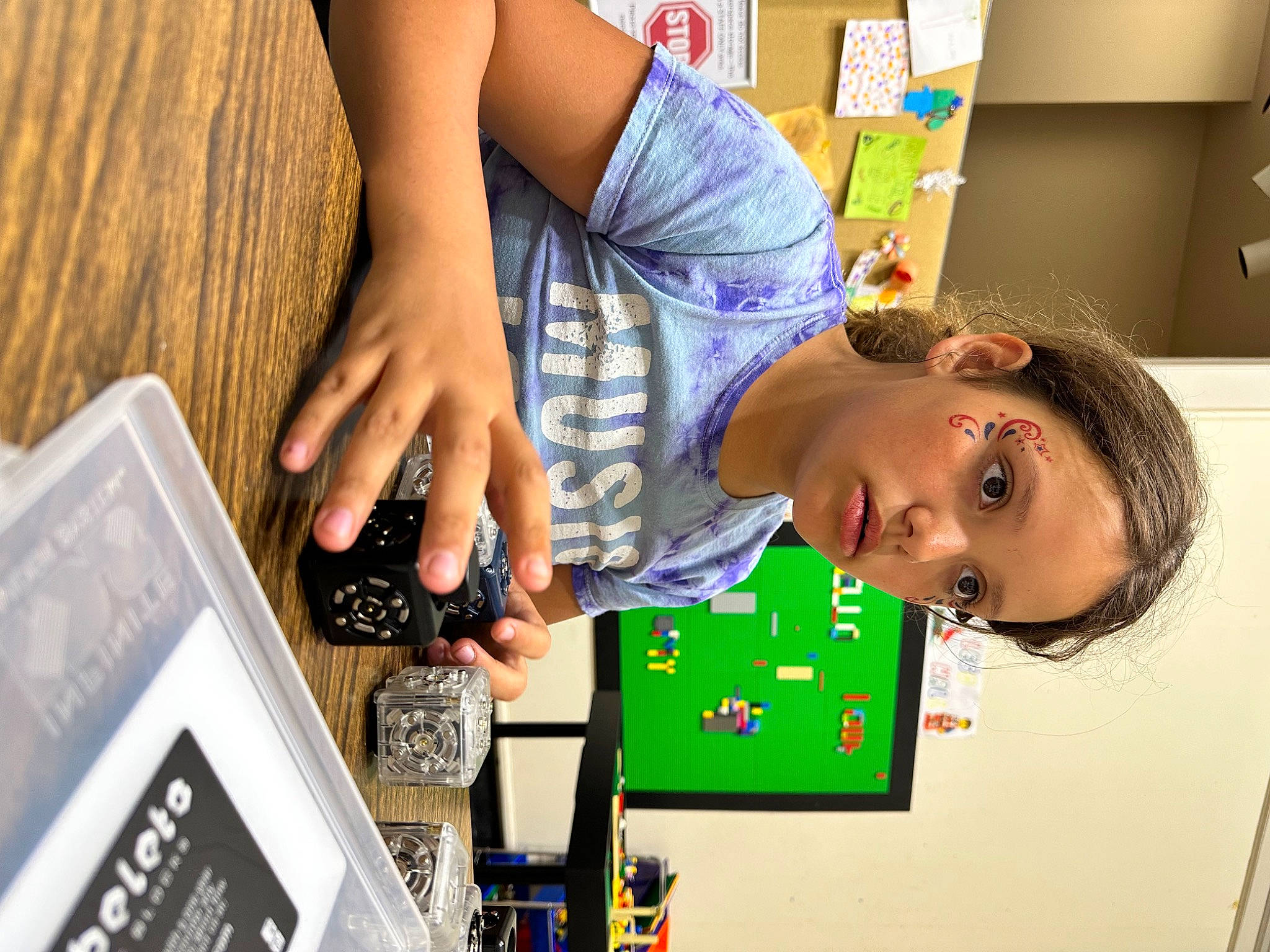 Alisianna is registered to the contest to win money with this photo: adaptation, art, audio_equipment, child, fashion_design, fun, gadget, games, indoor_games_and_sports, laptop, learning, leisure, pattern, person, personal_computer, play, recreation, room, smile, tree