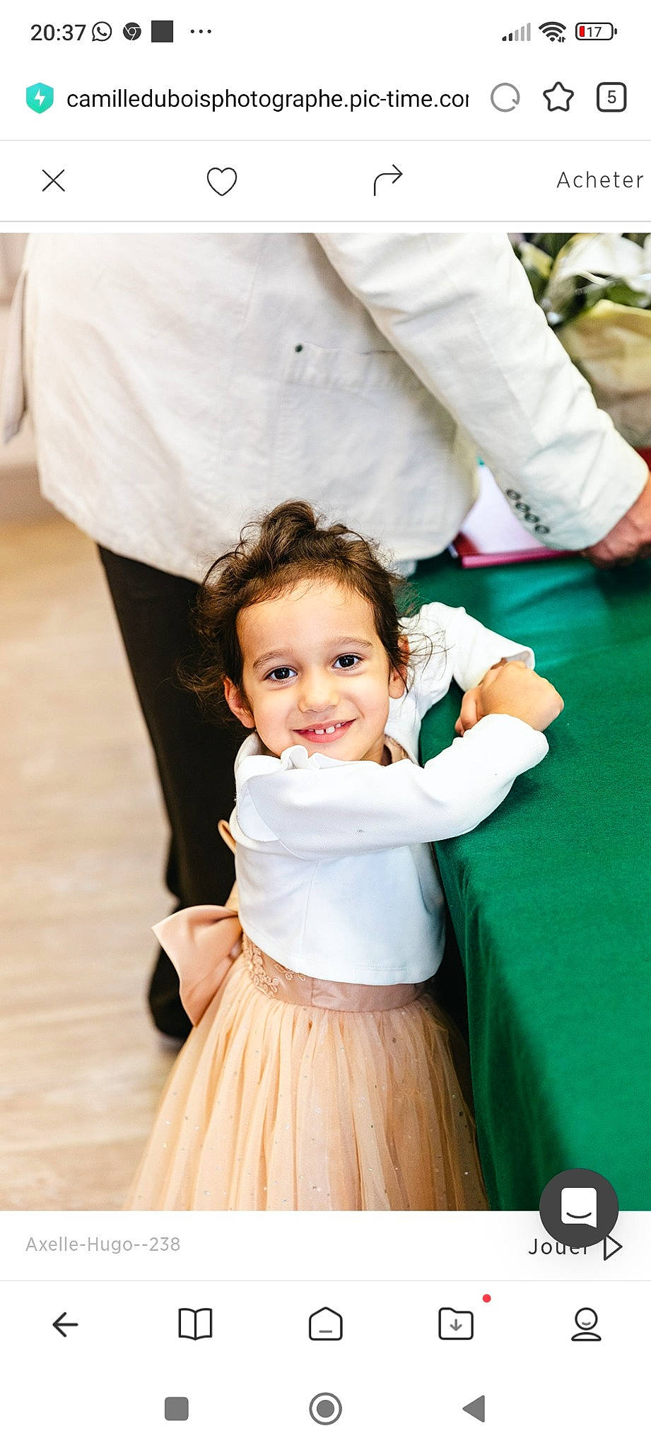 Mélyne a rejoint le concours — aidez-le/la à gagner de superbes lots ! beauty, ceremony, child, event, flooring, formal_wear, fun, gesture, hand, happy, joint, joy, leisure, person, photograph, recreation, sleeve, smile, snapshot, toddler