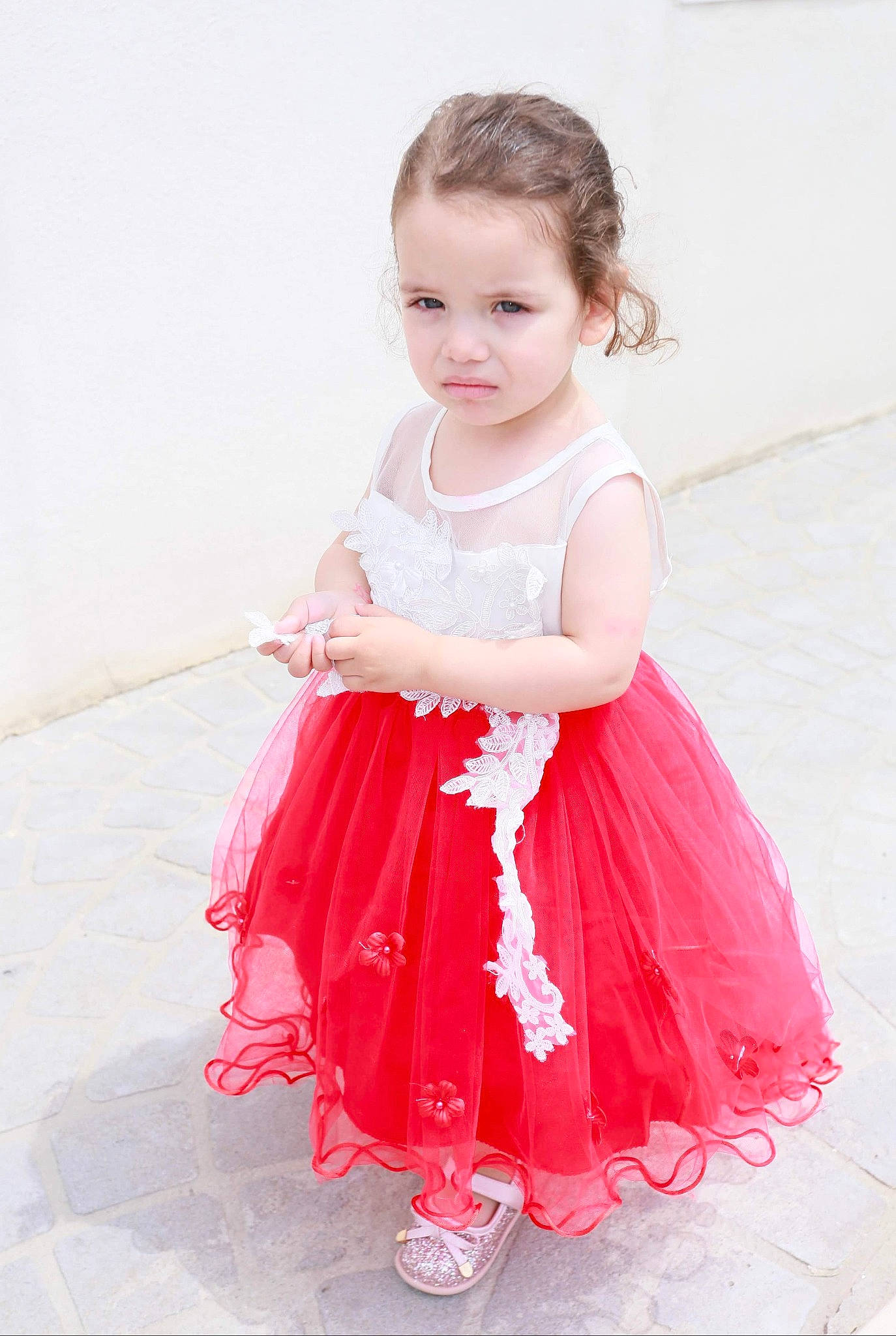 Miruna a rejoint le concours — aidez-le/la à gagner de superbes lots ! baby, baby_toddler_clothing, day_dress, dress, embellishment, event, fashion_accessory, fashion_design, formal_wear, happy, magenta, one_piece_garment, pattern, peach, person, pink, ruffle, shoulder, sleeve, toddler