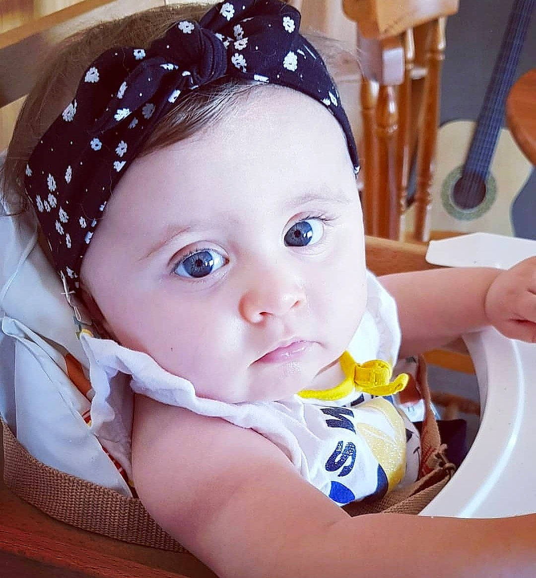 Charlène participe au concours pour gagner de l'argent avec cette photo : cheek, child, eye, girl, hair_accessory, happiness, head, headband, headgear, headpiece, infant, person, product, skin, smile, toddler