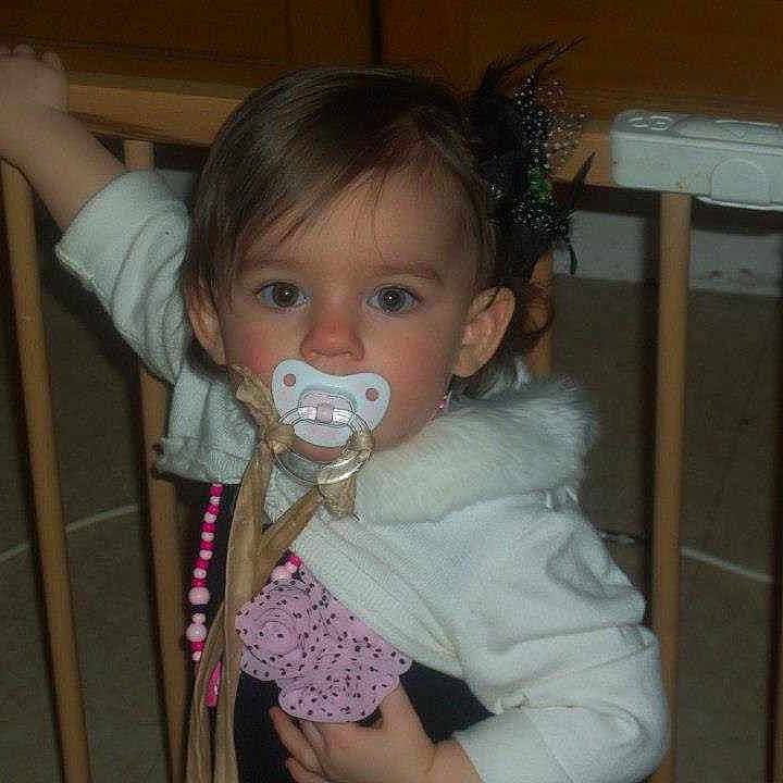 Elina participe au concours pour gagner de l'argent avec cette photo :