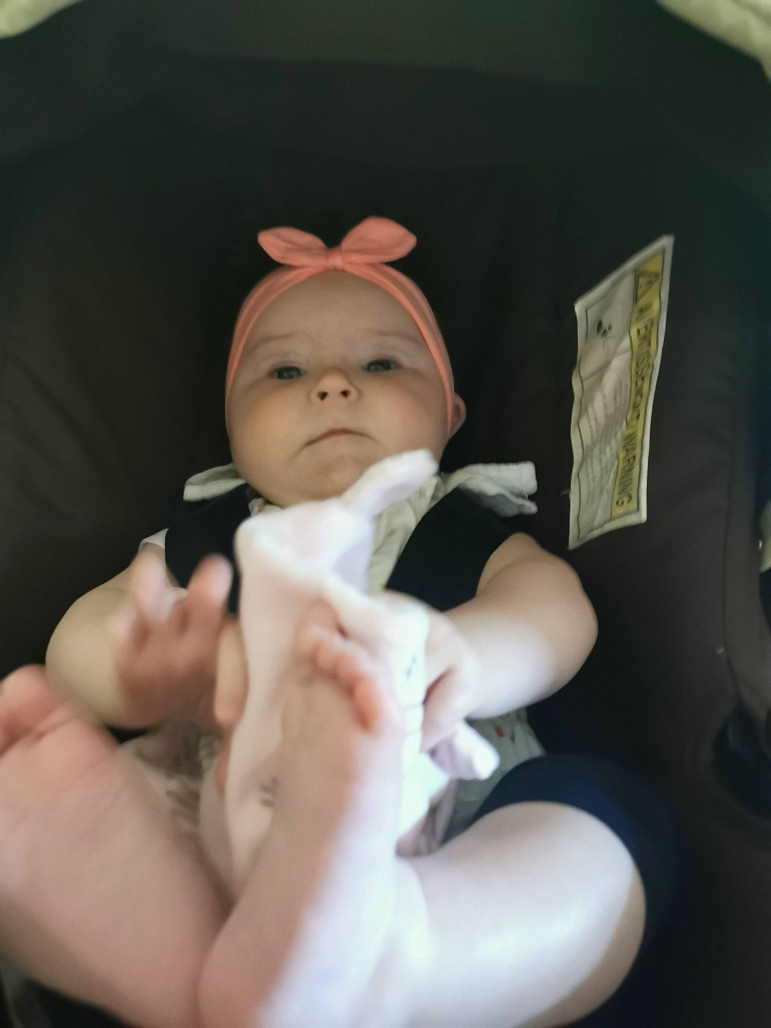 Elilya a rejoint le concours — aidez-le/la à gagner de superbes lots ! baby, cheek, child, figurine, finger, hand, headwear, muscle, person, photography, sitting, thumb, toy