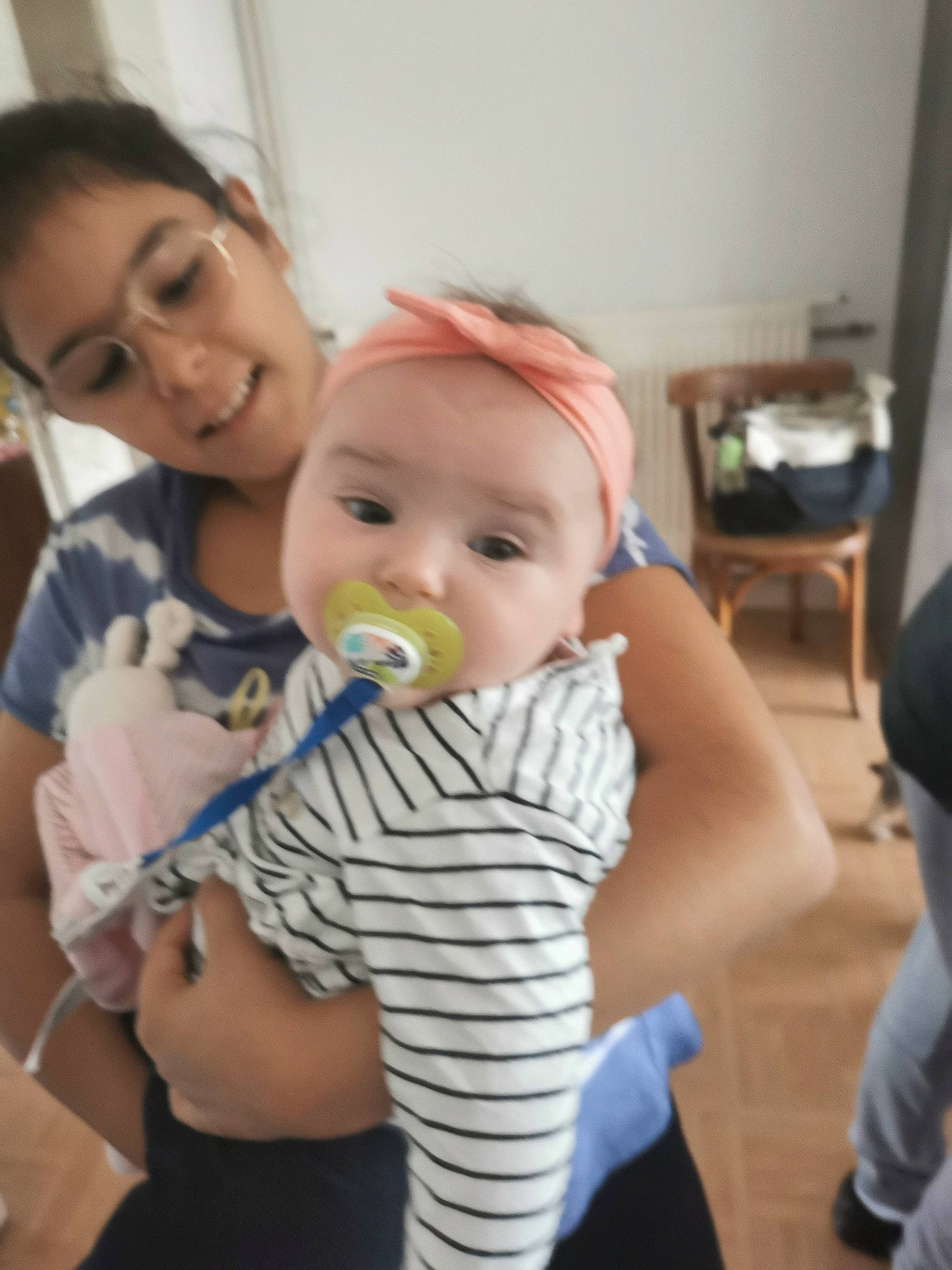 Elilya participe au concours pour gagner de l'argent avec cette photo : arm, baby, child, finger, joint, joy, leg, neck, person, play, room, shoulder, skin, toddler