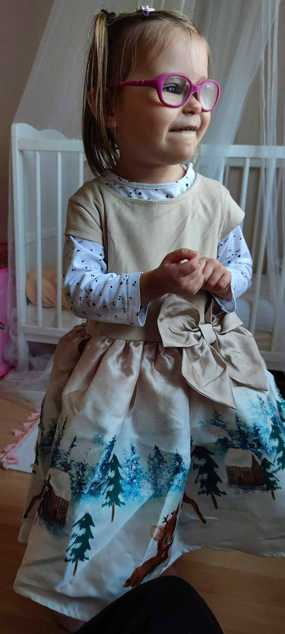 Elilya a rejoint le concours — aidez-le/la à gagner de superbes lots ! baby_toddler_clothing, beauty, day_dress, dress, embellishment, fashion, fashion_design, neck, one_piece_garment, outerwear, pattern, person, pink, product, ruffle, shoulder, skin, sleeve, textile, toddler