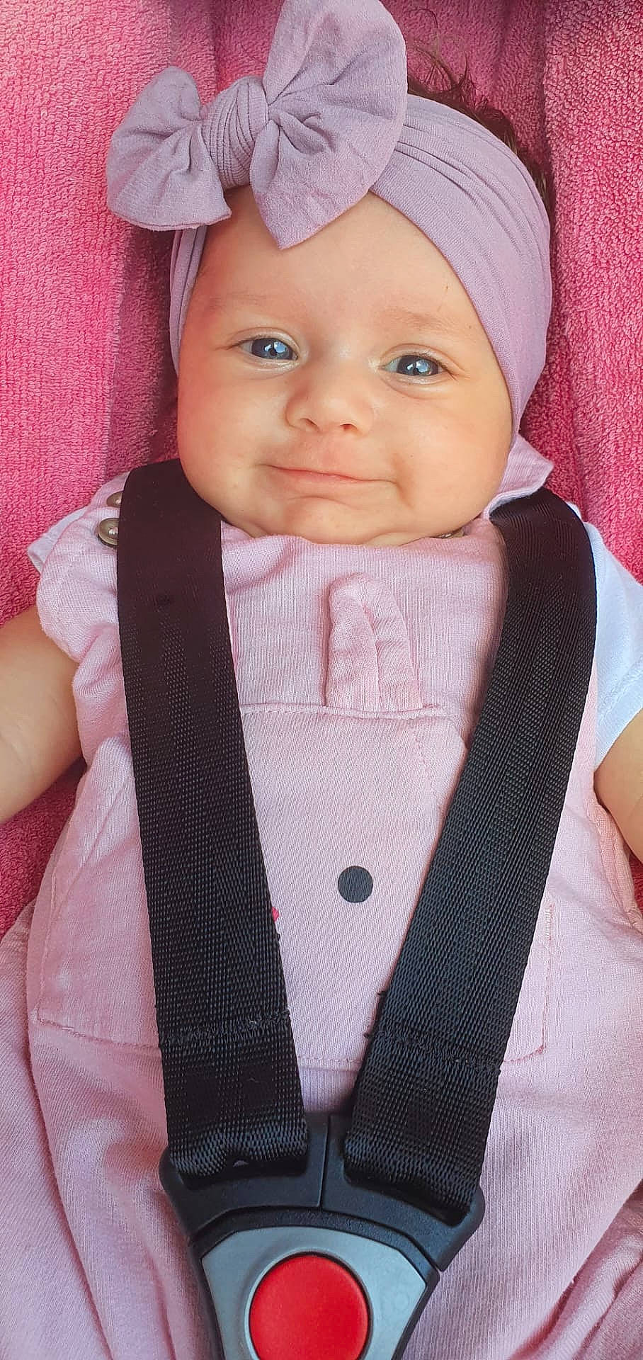 Elena participe au concours pour gagner de l'argent avec cette photo : baby, baby_toddler_clothing, bow_tie, cap, cheek, child, collar, dress_shirt, face, formal_wear, headwear, linens, outerwear, person, pink, skin, sleeve, smile, toddler, vest