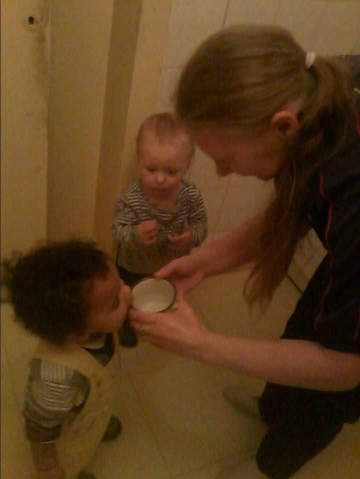 Jacky a rejoint le concours — aidez-le/la à gagner de superbes lots ! baby, blond, child, ear, hair, hairstyle, head, hearing, interaction, kitchen_utensil, love, nail, person, ponytail, toddler