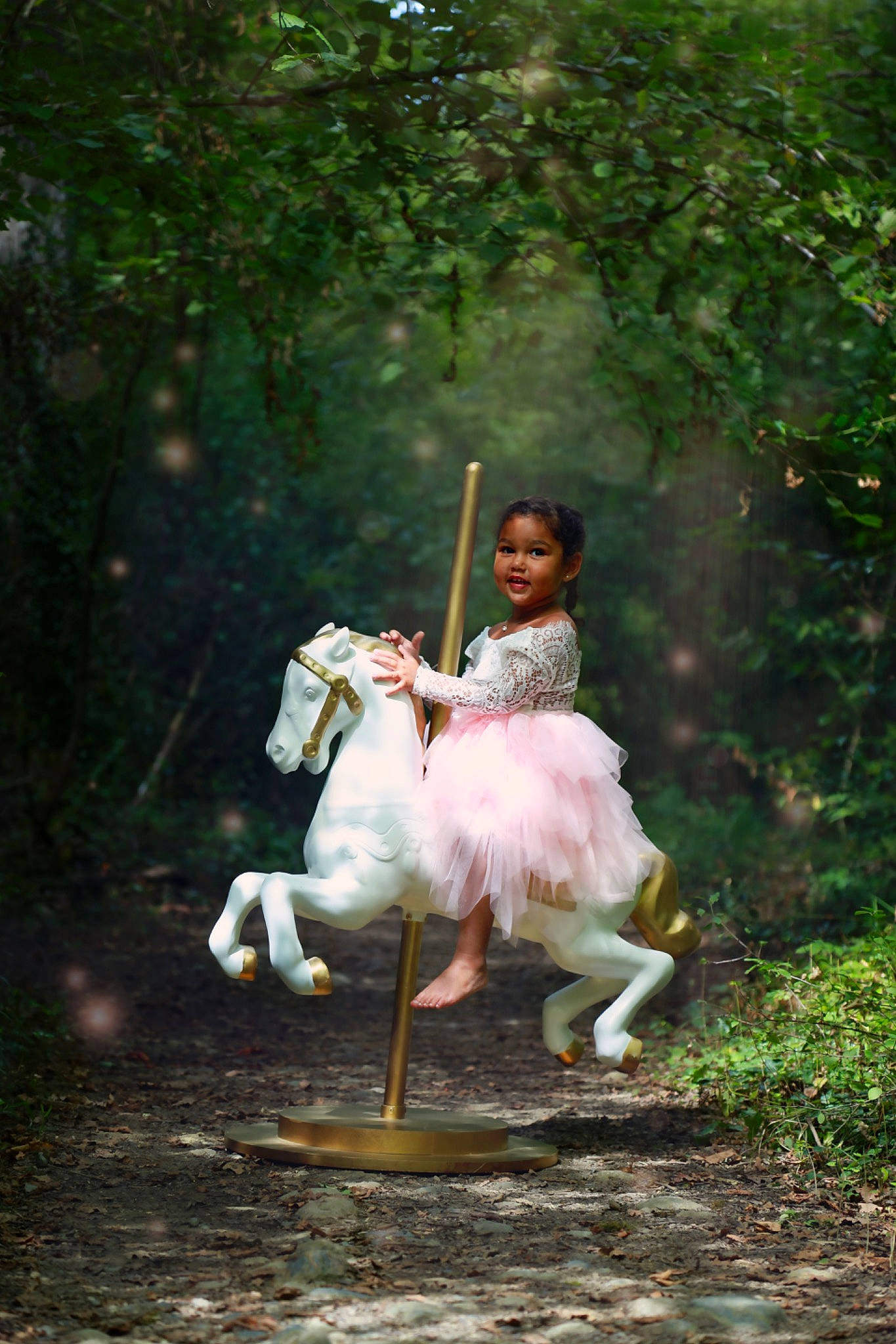 Liyah participe au concours pour gagner de l'argent avec cette photo : ballet_dancer, ballet_tutu, costume, dance, dress, forest, natural_environment, person, photograph, photography, pink, plant, shoe, stock_photography, tree